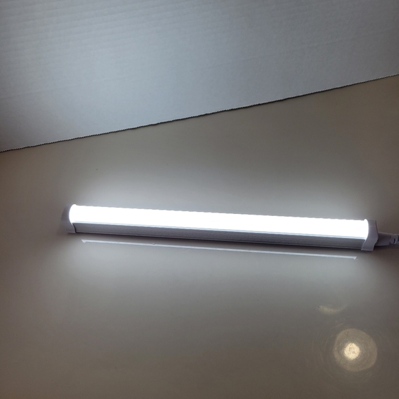 LED Shop Light Fixture 12in 2 pack - Picture 2 of 8